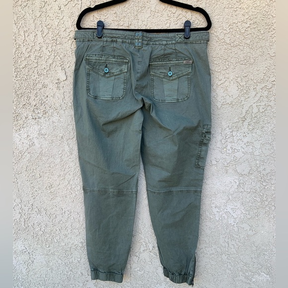 NWT Guess Olive Green Cargo Jogger Pant - Picture 3 of 9